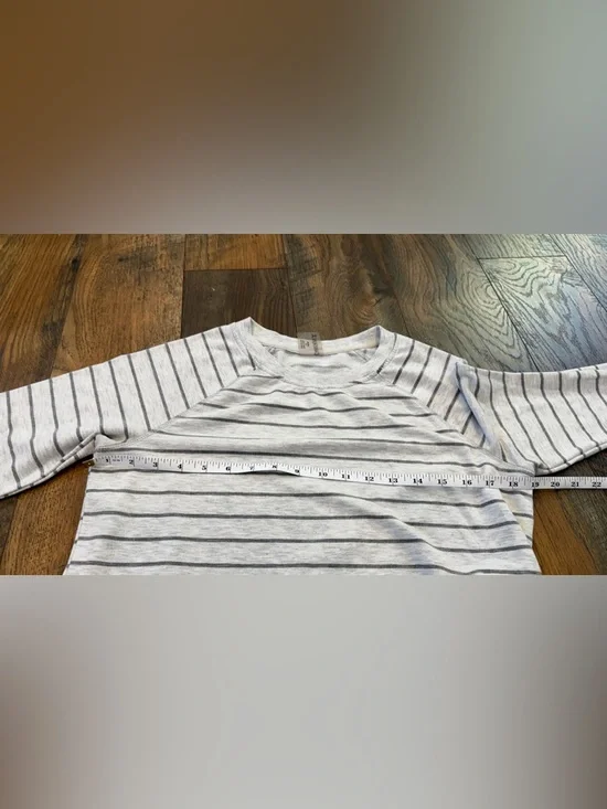 Danskin Women’s Long Sleeved Heavy Shirt, Gray Striped, Size Small - Picture 5 of 7